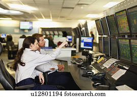 pessoas, trabalhando, em, segurança, controle lugar