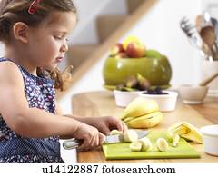 menina jovem, corte, um, banana