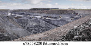 Overview of excavation and geology in surface coal mine