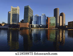 View of buildings in Fort Point Channel 