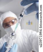 propriedade, RELEASED., modelo, RELEASED., doutor, enchimento, um, siringa, de, um, selado, frasco, de, um, droga, ou, vaccine.