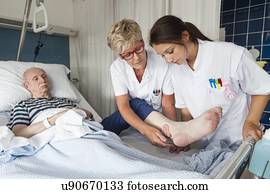 enfermeiras, examinando, paciente