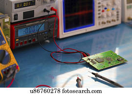 Electronic measuring device