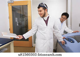 engenharia, estudantes, em, um, laboratório