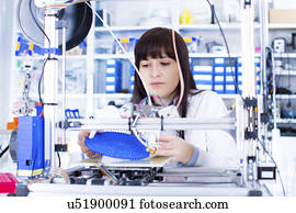 estudante, trabalhando, em, robótica, laboratório