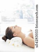 mulher, mentindo, ligado, toalha, em, spa