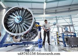 engenheiro, usando, robotic, metrology, medir, motor jato, em, robótica, pesquise facilidade