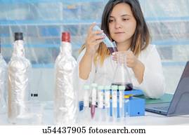 testar, vinho, em, controle qualidade, lab.