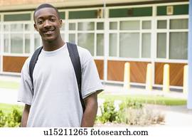 estudante, ficar, ao ar livre, sorrindo