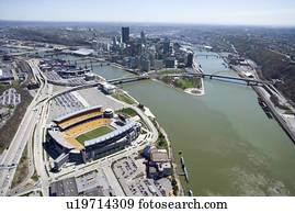 vista aérea, de, pittsburgh, pensilvânia, com, arranha-céus, e, estádio, e, rivers.