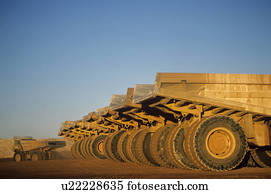 erz, schleppen, lastwagen, in, reihe, Telfer, westliches australien erz, schleppen, lastwagen, in, reihe, Telfer, westliches australien