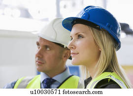 mulher jovem, e, construção, gerente