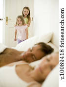 gezin, thuis, ouders, in bed