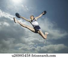 vista baixa ângulo, de, cheerleader, pular