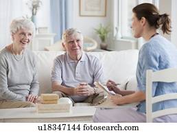 enfermeira, conversa, sênior, adultos