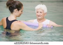 instrutor, e, idoso, paciente, sofrendo, terapia água