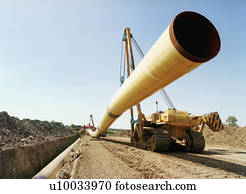 Positioning flexible steel pipes using crane. Positioning flexible steel pipes using crane.