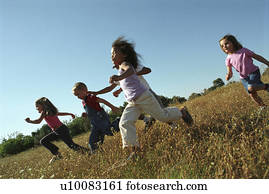 cinco, funcionar crianças, em, campo